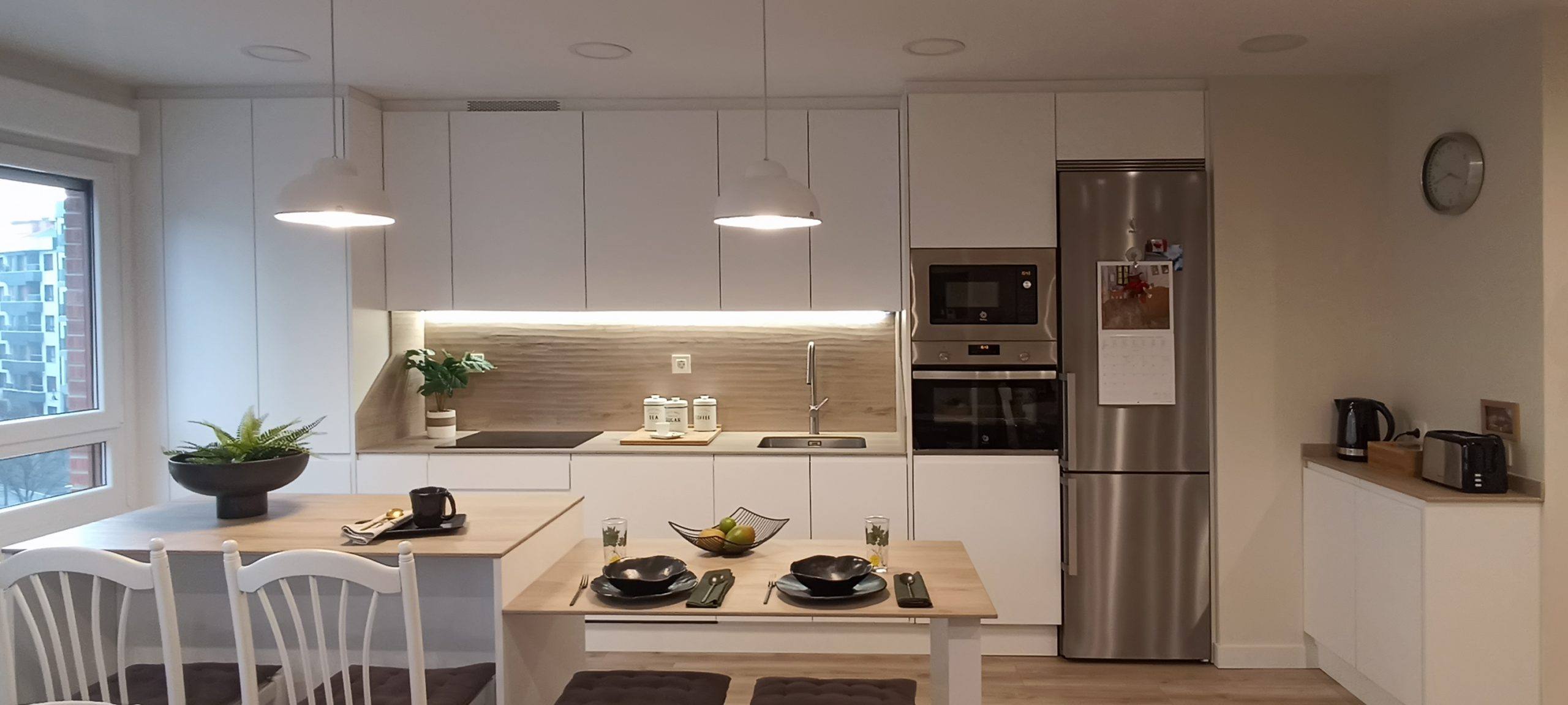 Cocina blanca con isla